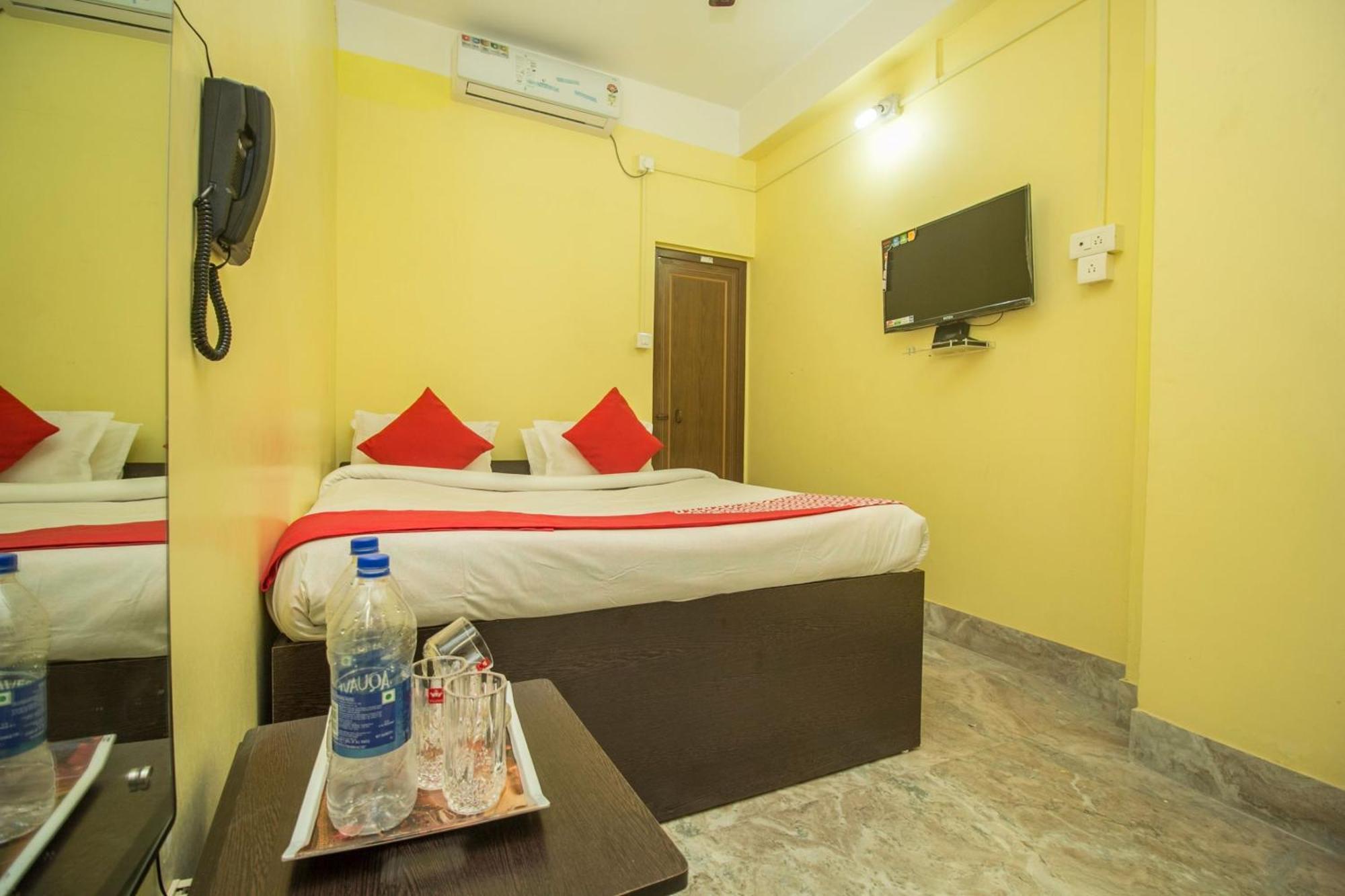 Hotel O Kshounish Residency Māldah Extérieur photo