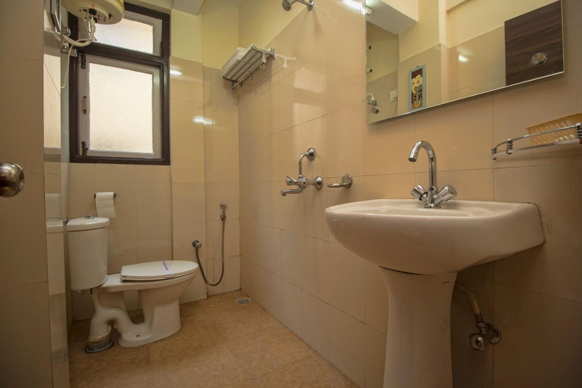 Hotel O Kshounish Residency Māldah Extérieur photo